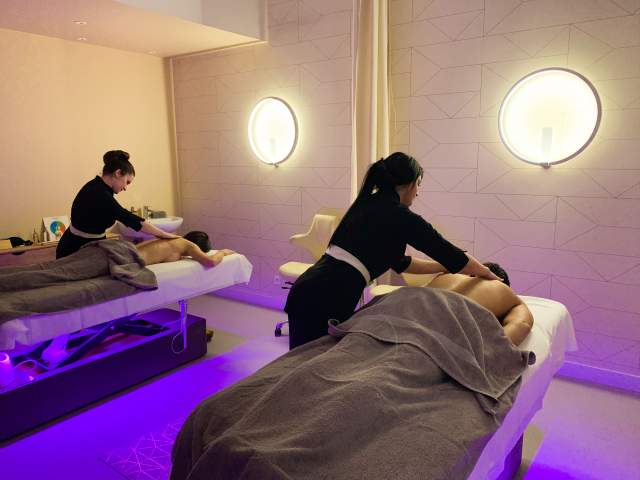 Séminaires en Isère · Château Chapeau Cornu · Salle de Réunion - massage en duo