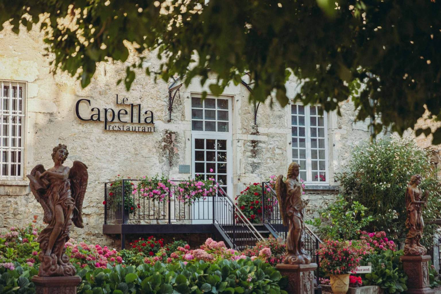 Château Hôtel Isère · Château Chapeau Cornu · 4 étoiles | vue panoramique