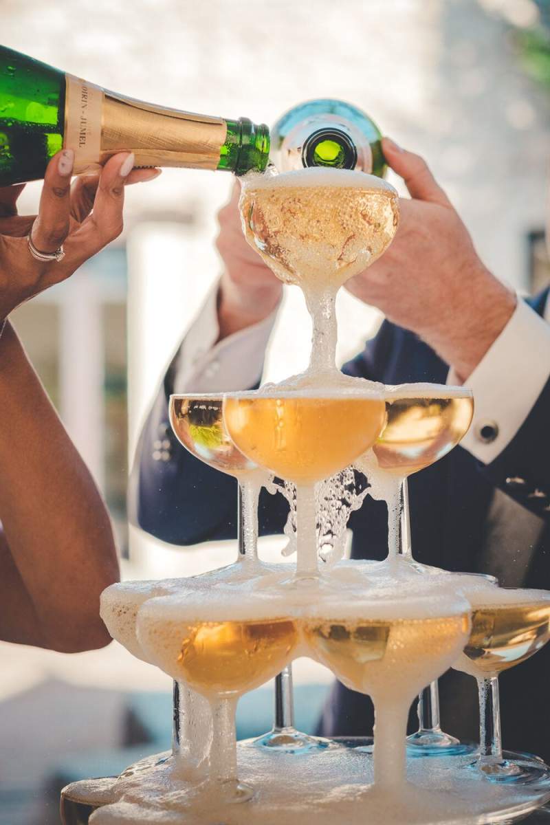 Repas de Mariage au Château Chapeau Cornu · Château pour Mariage en Isère (38)