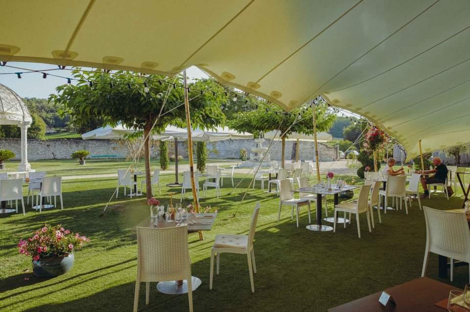 La Rôtisserie · Château Chapeau Cornu à Vignieu - salle 