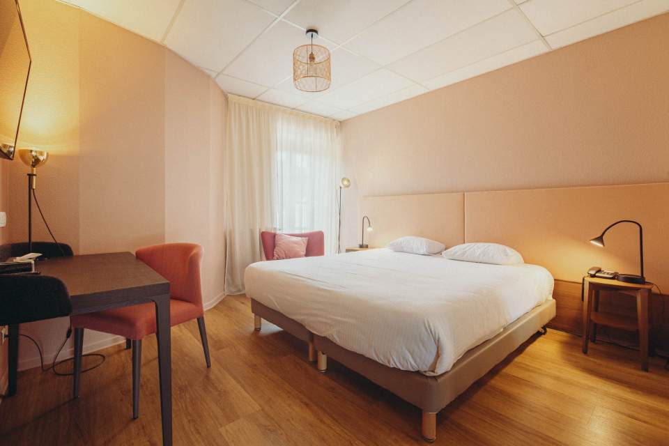 Room Château Chapeau Cornu Hotel Spa in Vignieu, Isere, Rhône Alpes